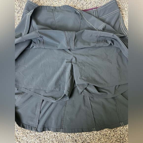 Athleta women’s hybrid skirt with built in shorts size 12 - Picture 6 of 9